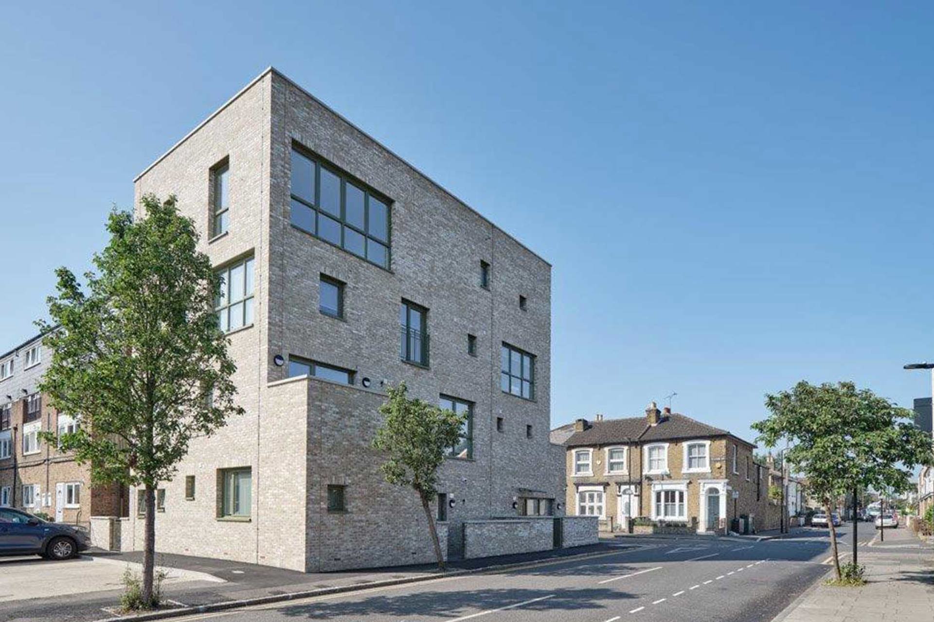 Straceyroad External1 1920X1080